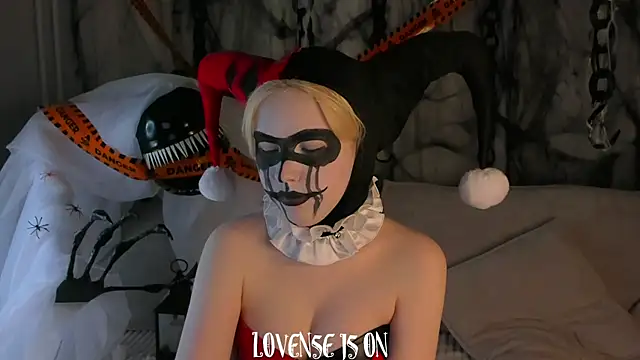 ElizSpieth online show from 10-31-25, 01:17