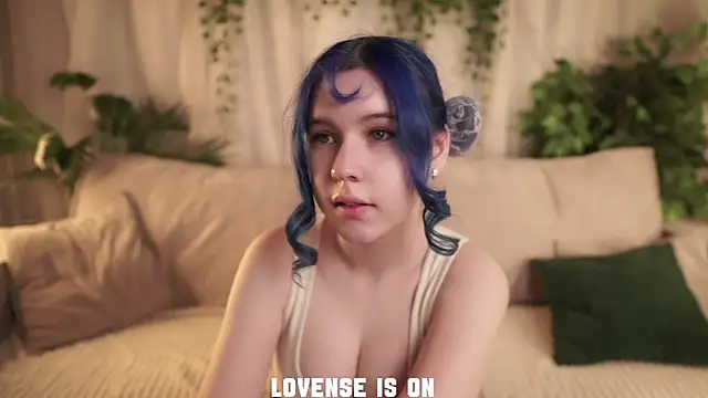 ElizSpieth online show from 12-19-25, 01:34