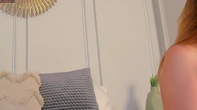 CharlotteBrownn  online show from 05-12-26, 12:30