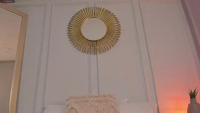 CharlotteBrownn  online show from 05-15-26, 11:45