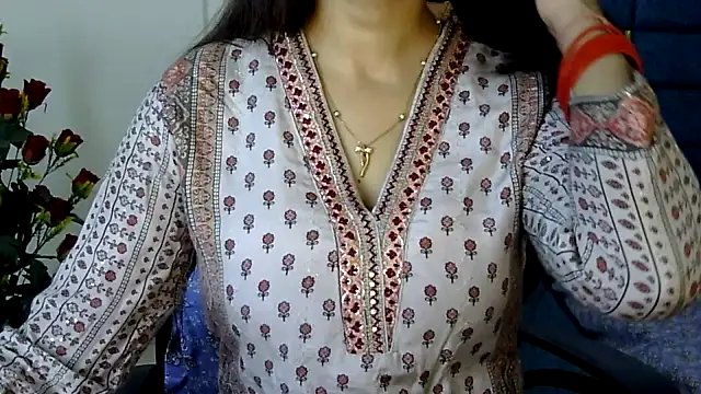 Snapshot of Rumi_cute chatting on 07-27-26, 06:04 Rumi cute online show from 07-27-26, 06:04