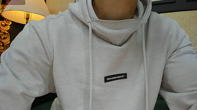 AlessandroKiing online show from 04-17-26, 10:57