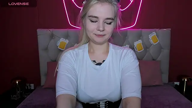 RuthBryant online show from 09-22-25, 01:40