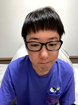 Snapshot of tatsuki_0909 chatting on 09-17-25, 01:35 tatsuki 0909 online show from 09-17-25, 01:35