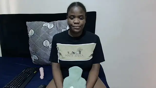SweetTitties21 online show from 06-15-26, 01:13