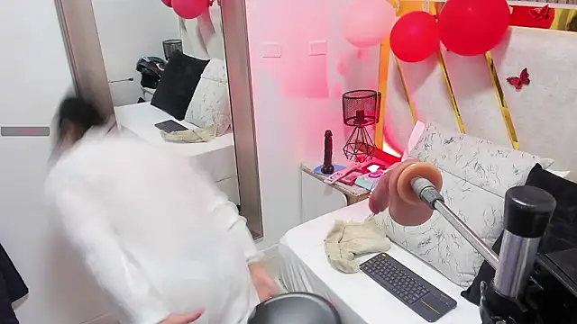 Luna Naughty1 online show from 02-18-26, 07:32