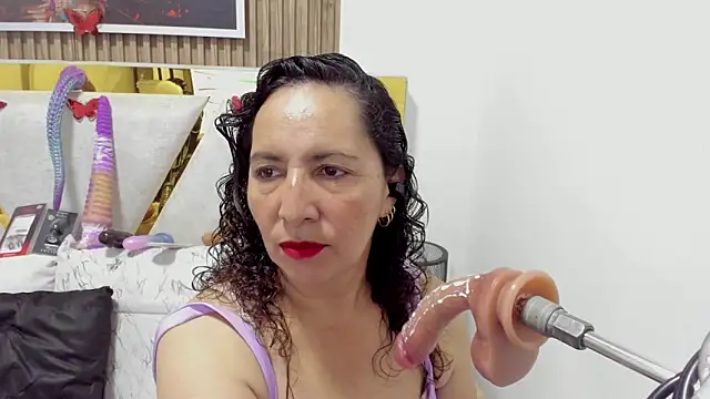 Luna Naughty1 online show from 04-30-26, 07:09