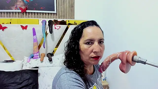 Luna Naughty1 online show from 05-05-26, 06:27