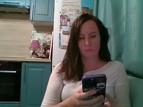 ALICAINWONDERLAND online show from 10-27-25, 05:50