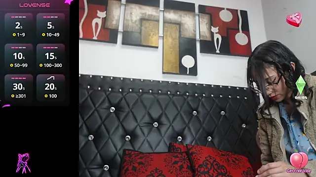 Snapshot of Engeelll chatting on 02-12-26, 06:14 Engeelll online show from 02-12-26, 06:14