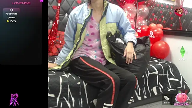 Snapshot of Engeelll chatting on 02-17-26, 05:30 Engeelll online show from 02-17-26, 05:30