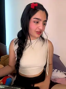 Snapshot of Clementyne30 chatting on 11-24-25, 10:31 Clementyne30 online show from 11-24-25, 10:31