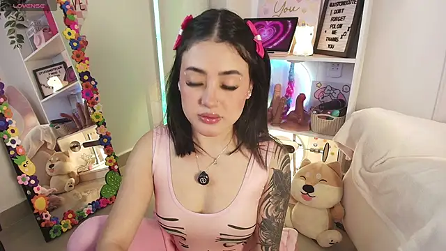 Snapshot of justonecute chatting on 04-23-26, 11:29 justonecute online show from 04-23-26, 11:29