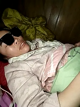 CoMay003 online show from 05-02-26, 05:51