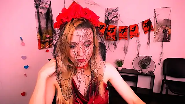 Snapshot of PeppyMia chatting on 10-31-25, 07:53 PeppyMia online show from 10-31-25, 07:53