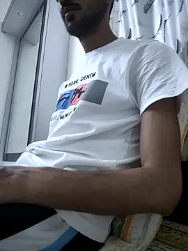 Snapshot of fckboy987 chatting on 03-11-26, 03:29 fckboy987 online show from 03-11-26, 03:29