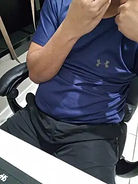 Snapshot of Carloskasado chatting on 11-20-25, 02:45 Carloskasado online show from 11-20-25, 02:45