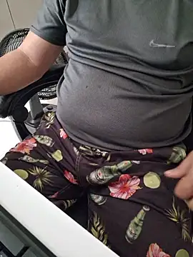 Snapshot of Carloskasado chatting on 01-19-26, 01:26 Carloskasado online show from 01-19-26, 01:26