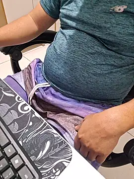 Snapshot of Carloskasado chatting on 02-18-26, 12:06 Carloskasado online show from 02-18-26, 12:06