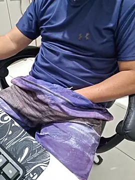 Snapshot of Carloskasado chatting on 03-07-26, 03:36 Carloskasado online show from 03-07-26, 03:36