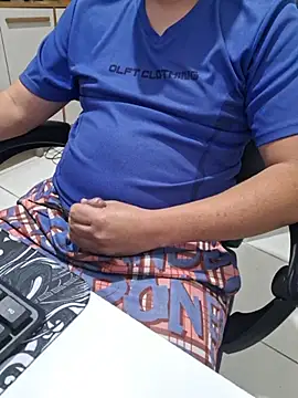 Snapshot of Carloskasado chatting on 03-11-26, 04:07 Carloskasado online show from 03-11-26, 04:07