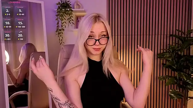 Snapshot of CatEyePro chatting on 03-06-26, 01:57 CatEyePro online show from 03-06-26, 01:57