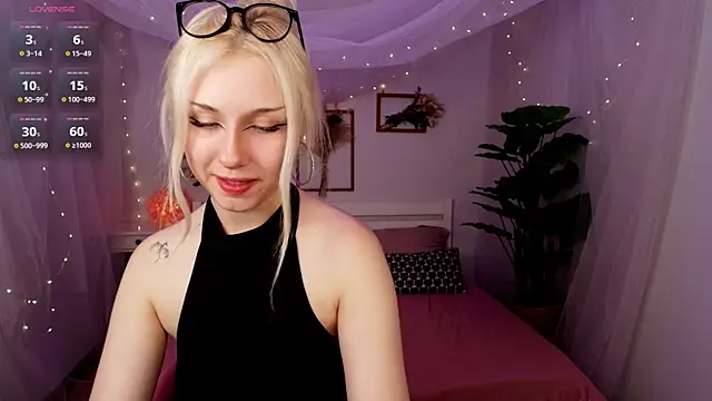 Snapshot of CatEyePro chatting on 03-26-26, 01:22 CatEyePro online show from 03-26-26, 01:22