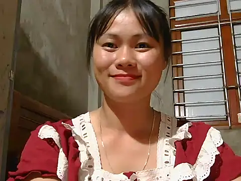 Snapshot of Sisi_dy01 chatting on 09-28-25, 01:38 Sisi dy01 online show from 09-28-25, 01:38