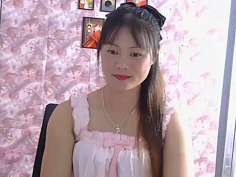 Snapshot of Sisi_dy01 chatting on 10-25-25, 12:13 Sisi dy01 online show from 10-25-25, 12:13