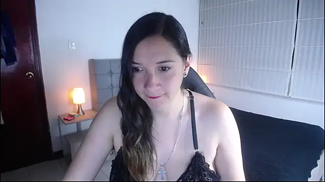 Agatha bellucci  online show from 09-09-25, 12:48