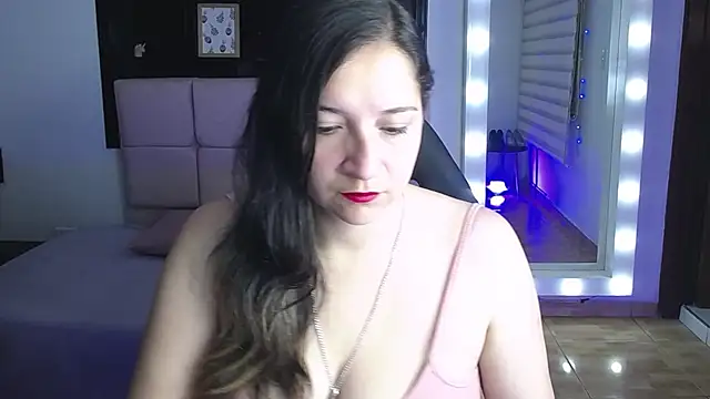 Agatha bellucci  online show from 11-11-25, 02:06