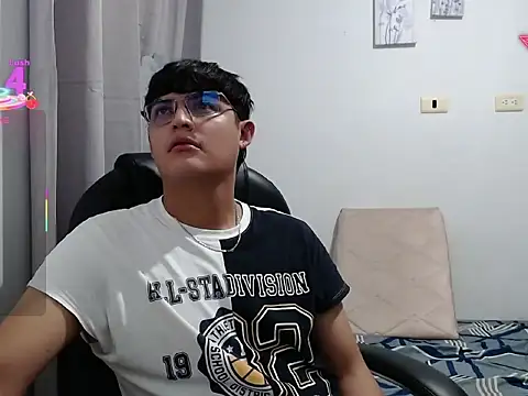 yesitwink  online show from 03-16-26, 02:39