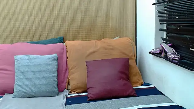 EXOTICBABEXX online show from 10-22-25, 04:07