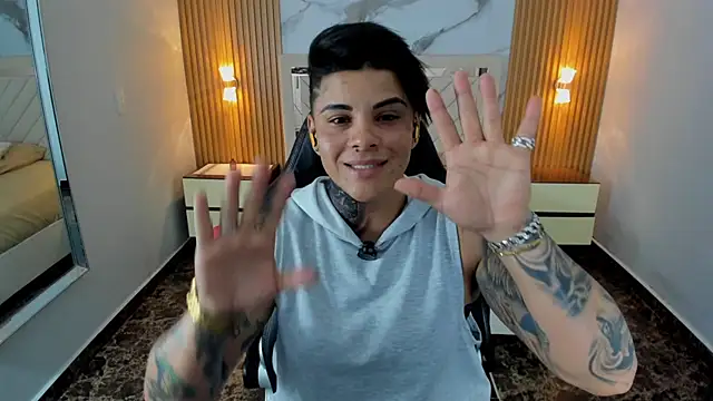 KAROLLJONES1 online show from 05-28-26, 07:11