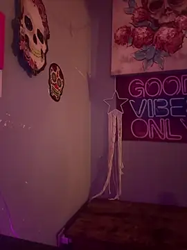 Snapshot of goddessmissmia chatting on 03-01-26, 11:01 goddessmissmia online show from 03-01-26, 11:01