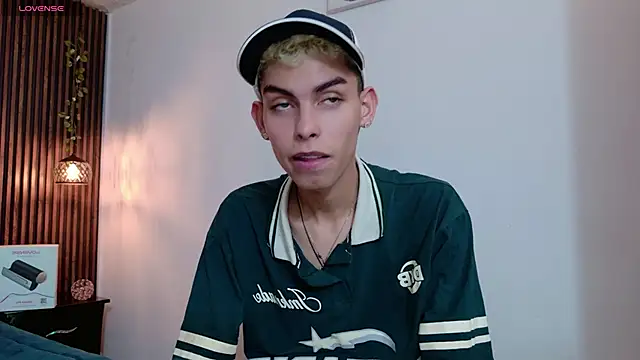 Room 69x online show from 02-25-26, 02:16