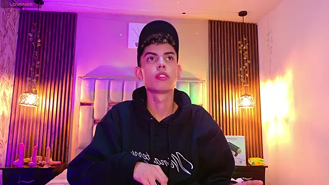 Room 69x online show from 05-02-26, 12:43
