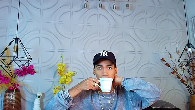 AlanCutee online show from 06-17-26, 01:34