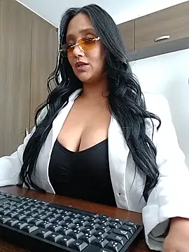 Esmeralda333 online show from 05-15-26, 04:25