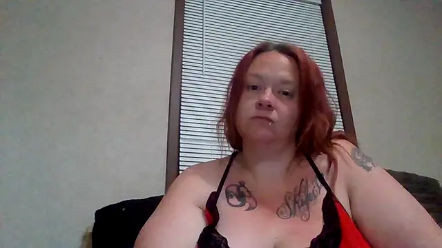 Snapshot of ThickkkMama420 chatting on 04-05-26, 08:33 ThickkkMama420 online show from 04-05-26, 08:33