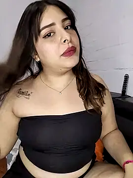 Snapshot of Nahomy_cm chatting on 09-18-25, 10:01 Nahomy cm online show from 09-18-25, 10:01