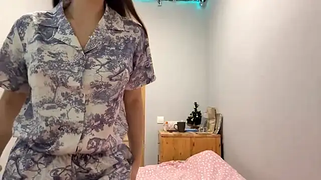 Adel strongwoman online show from 01-05-26, 06:33