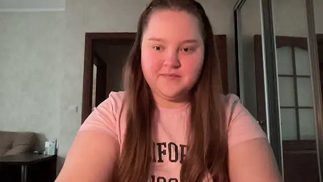 Snapshot of Alice898 chatting on 10-16-25, 12:17 Alice898 online show from 10-16-25, 12:17