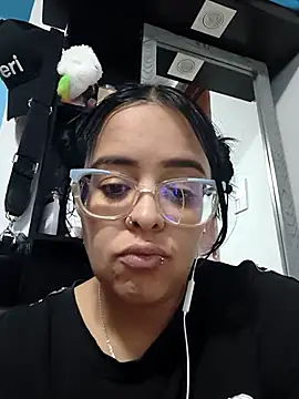 Sofia leving online show from 11-08-25, 03:39