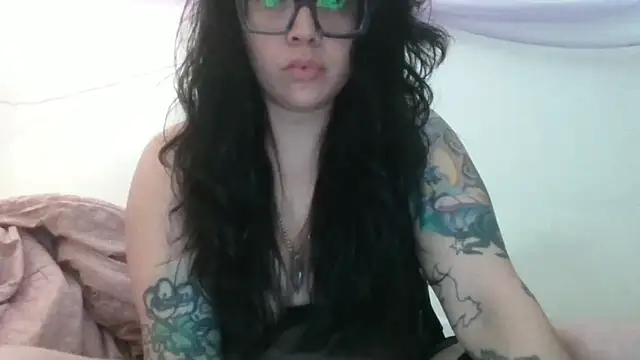 Snapshot of GypsyMamacita chatting on 06-21-26, 08:11 GypsyMamacita online show from 06-21-26, 08:11