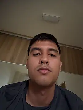 Snapshot of Lucasgonxalex chatting on 07-18-26, 02:32 Lucasgonxalex online show from 07-18-26, 02:32
