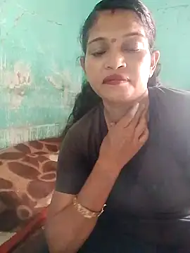 Snapshot of Chandrakanta-Devi chatting on 09-09-25, 07:30 Chandrakanta-Devi online show from 09-09-25, 07:30