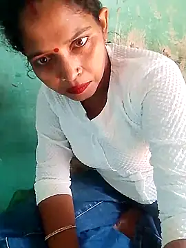 Snapshot of Chandrakanta-Devi chatting on 10-04-25, 09:07 Chandrakanta-Devi online show from 10-04-25, 09:07