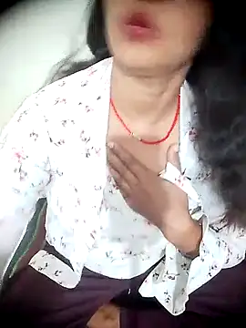 Snapshot of Chandrakanta-Devi chatting on 10-11-25, 08:13 Chandrakanta-Devi online show from 10-11-25, 08:13