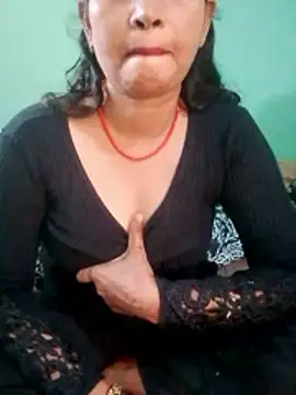 Snapshot of Chandrakanta-Devi chatting on 10-30-25, 05:09 Chandrakanta-Devi online show from 10-30-25, 05:09